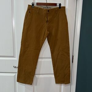 Men’s chino pants by Dockers. W34 L30